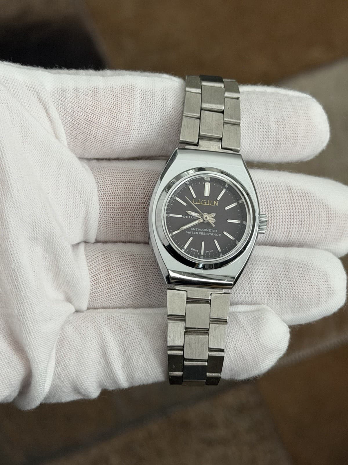 Rare Vintage Ligun De Luxe Ladies Swiss Manual Classic Watch 1970s