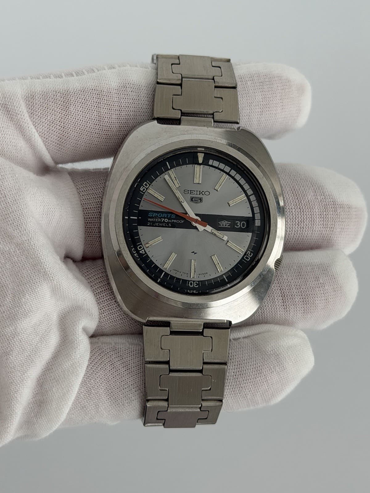 Seiko 5 Sports 7019-6030 Men’s Vintage Automatic Classic Sports Watch JDM 1970s