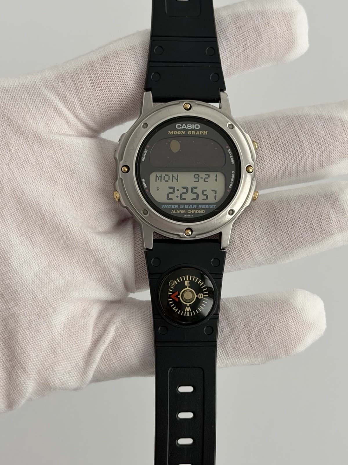 Casio Moon Graph GMW-61 Men’s Vintage Digital Sports Watch Module 832 JDM 1980s