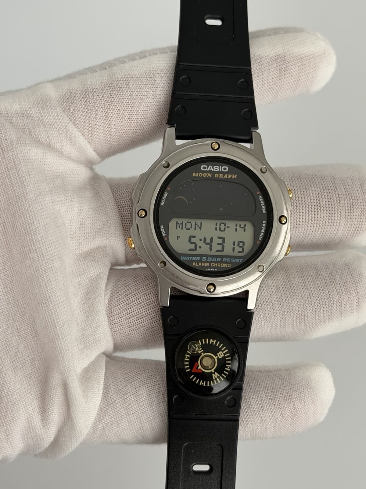 Casio Moon Graph GMW-61 Men’s Vintage Digital Sports Watch Module 832 JDM 1980s