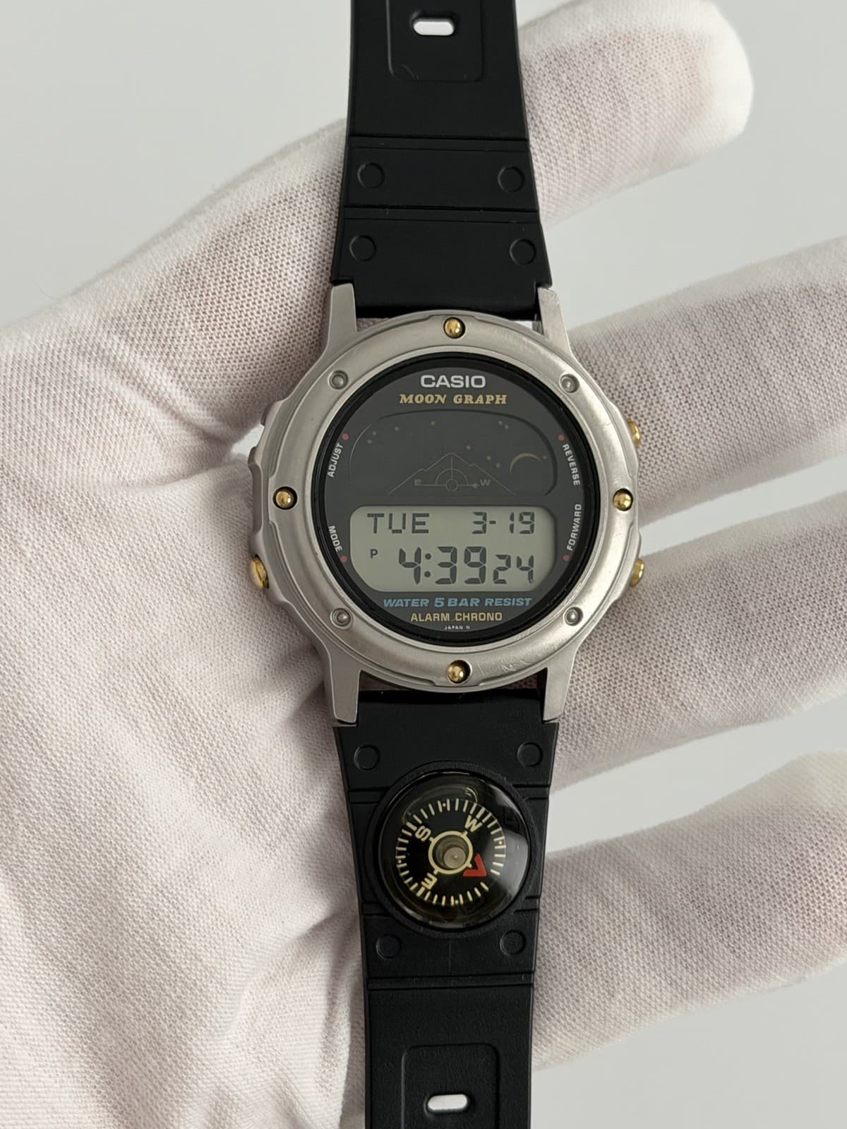 Casio Moon Graph GMW-61 Men’s Vintage Digital Sports Watch Module 832 JDM 1980s