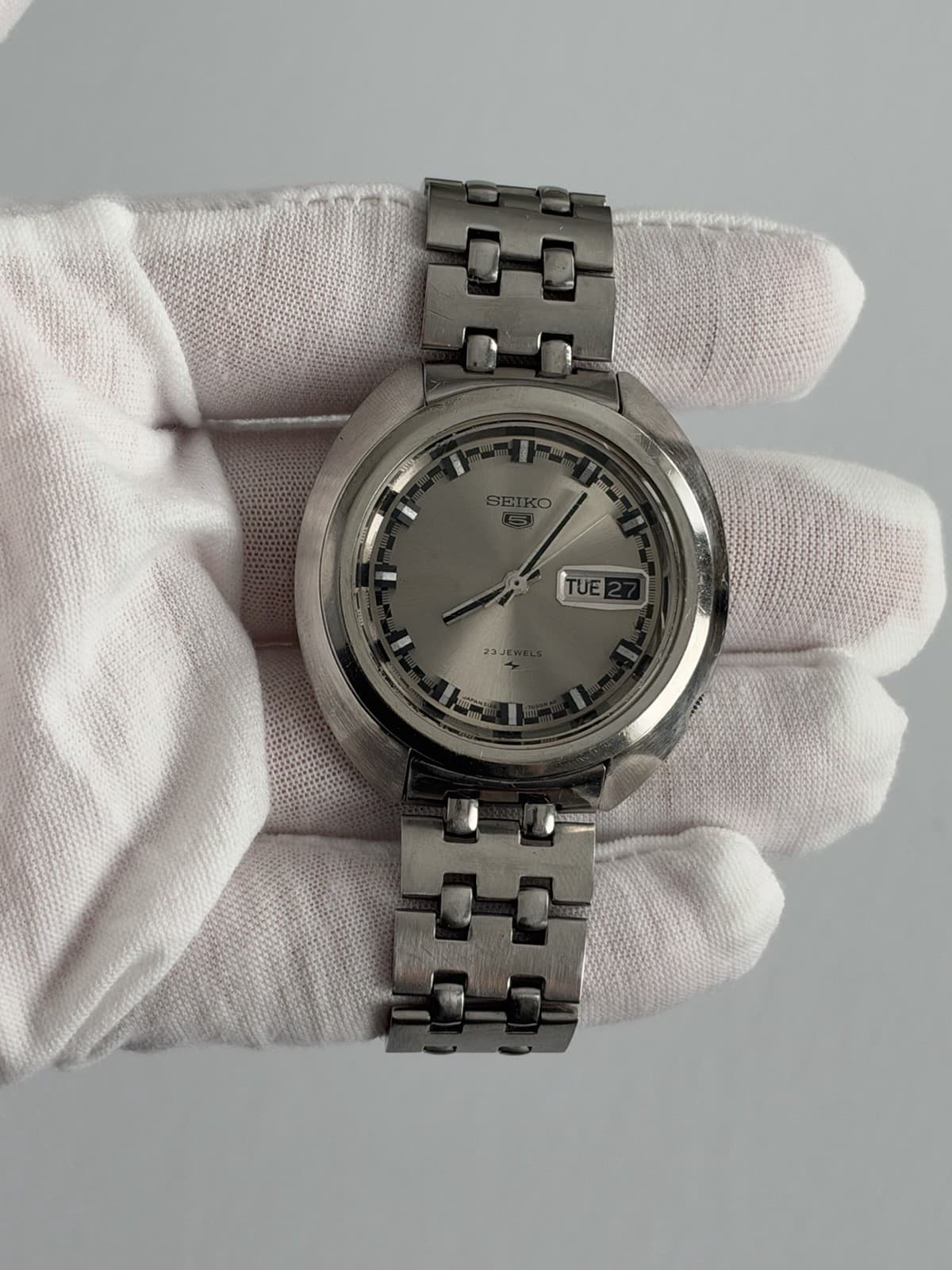 Seiko 5 5126-7030 Men’s Vintage 23J Automatic Dress Sports Watch JDM 1960s