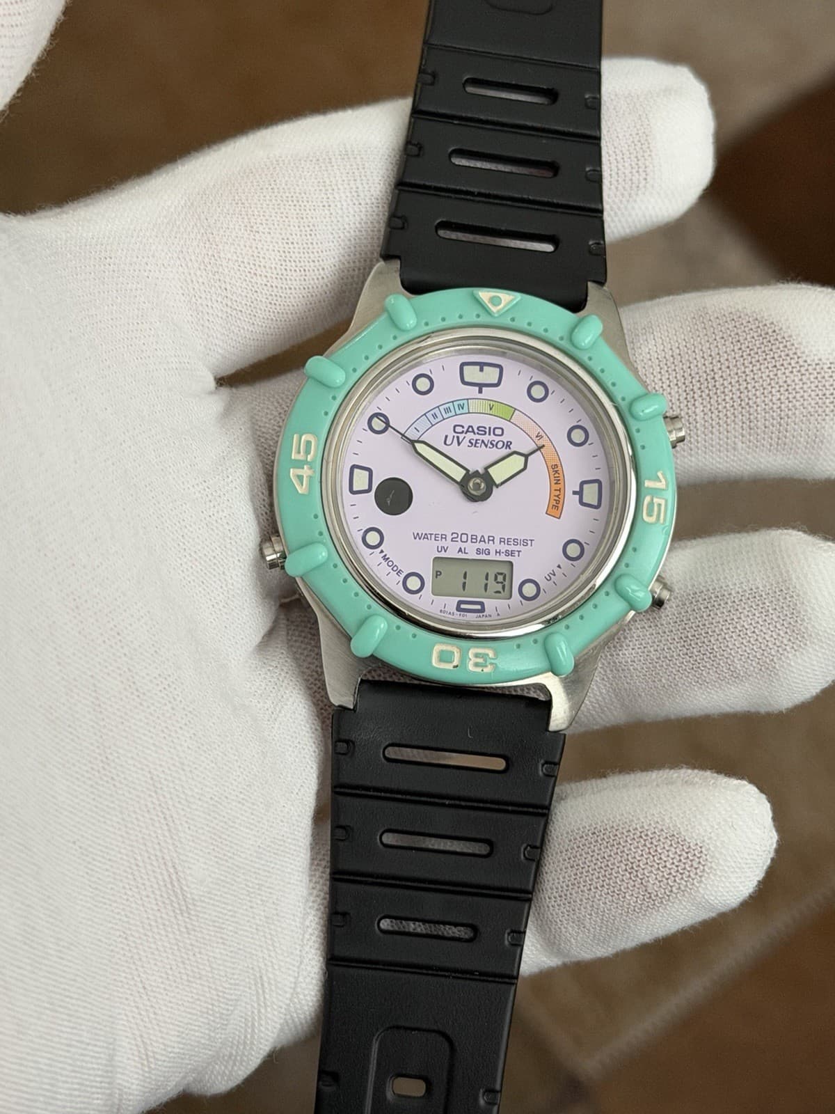 Rare Vintage Casio UV Sensor UV-700 Men’s Ana-Digi Sports Watch JDM 1980s - Image 1