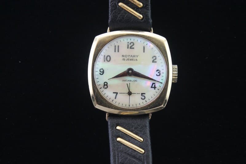 Rotary 9ct Yellow Gold Swiss Mechanical 15J Mother Of Pearl Dial Vintage Watch