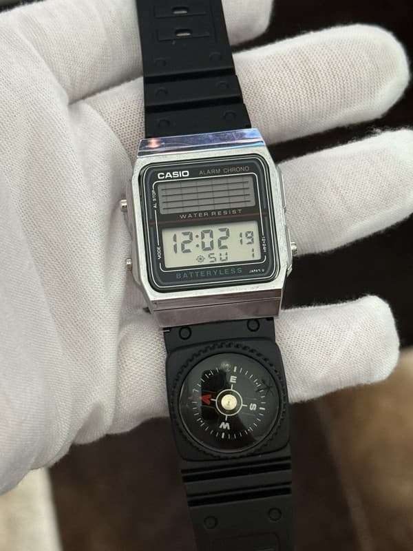 Vintage Casio AL-180 Batteryless Solar Digital Watch