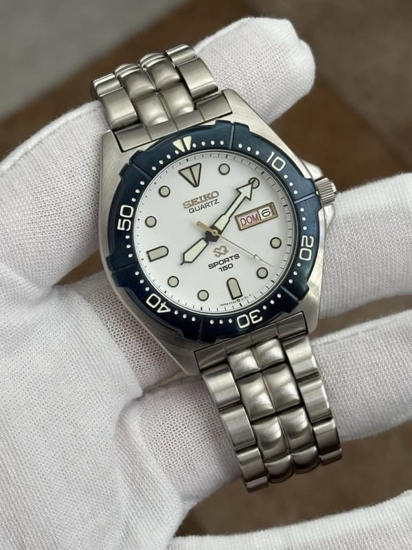 Vintage Seiko 5Y23-6050 Sports 150 Men’s Quartz Diver Watch