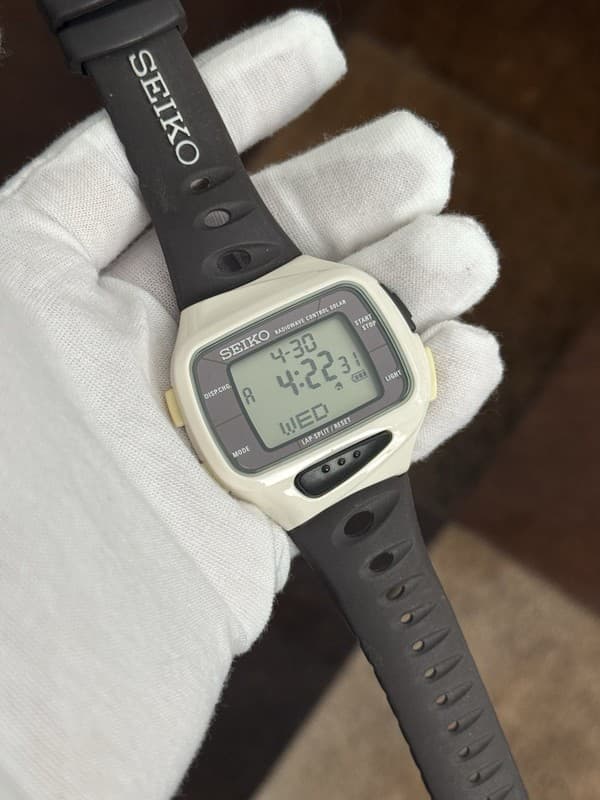 Vintage Seiko Super Runners S750-0AA1 Men’s Atomic Radio Solar Digital Watch JDM