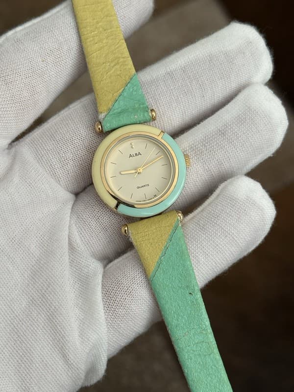 Vintage 1990s Seiko Alba V251-006A Women’s Quartz Watch JDM - For Repair