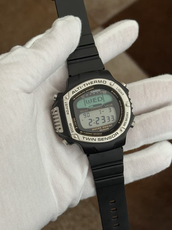 Rare Vintage Casio ALT-6100 Alti-Thermo Twin Sensor Digital Watch Mod. 960 JDM