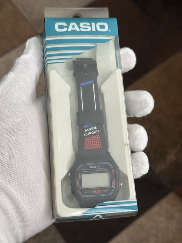 NOS Rare Vintage Casio W-64 Men’s Digital Alarm Chronograph Sports Watch JDM 80s