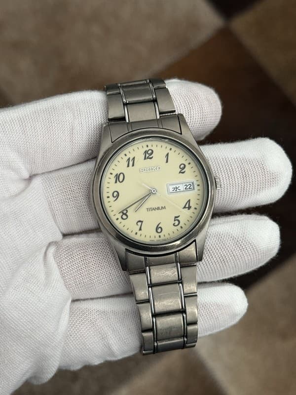 Rare Vintage Seiko Titanium Day Date Men’s Luminous Watch 7N43-9090 JDM 1990s