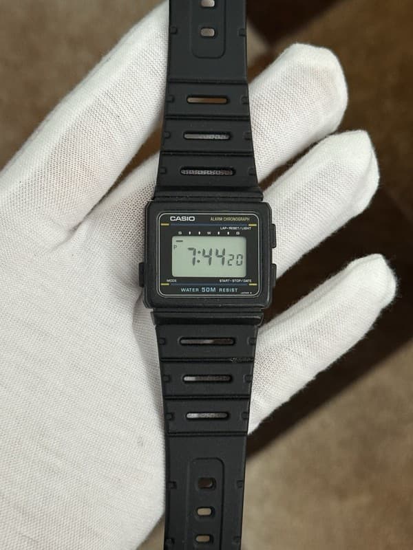 Rare Vintage Casio W-11 Men’s Alarm Chronograph Digital Watch Module 203 JDM 80s