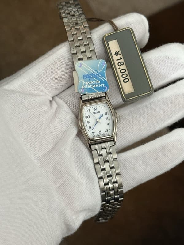 NOS Rare Vintage Seiko V401-6250 Ladies Quartz Steel Watch JDM 1980s