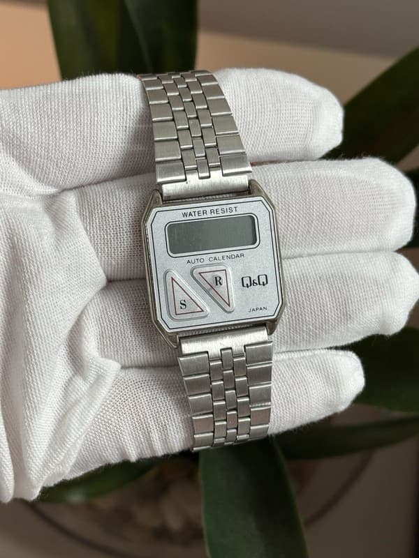 Rare Vintage Citizen Q&Q Auto Calendar Men’s Digital Sports Watch JDM 1980s