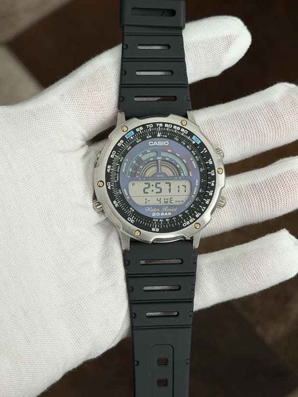 Rare Vintage Casio Sky Walker SKY-1100 Men’s Digital Sports Watch JDM 1980s