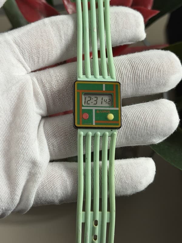 Ultra Rare Seiko Lorus W210-5000 Men’s 2-Button Digital Sports Watch JDM 1980s