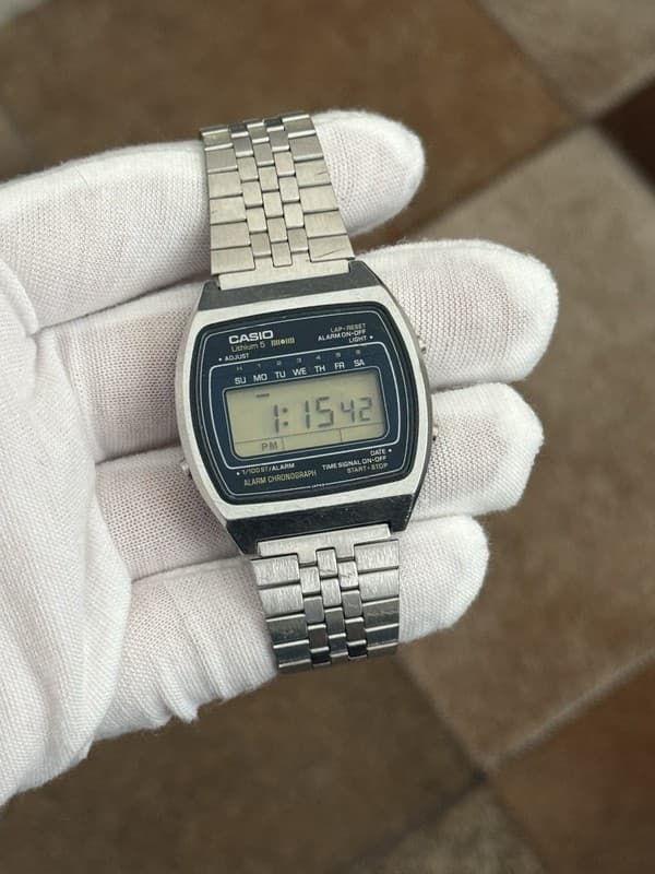 Rare Vintage Casio A653 Alarm Chronograph Men’s Digital Sports Watch JDM 1980s