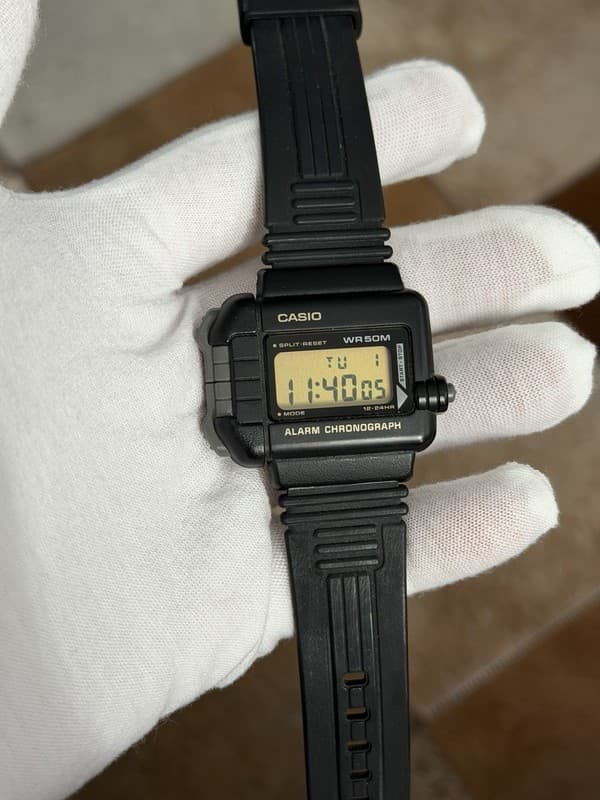 Rare Vintage Casio WN-10 Men’s Digital Alarm Chronograph Sports Watch JDM 1980s