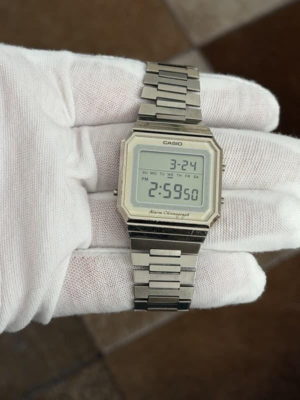 Rare Vintage Casio SA-700 Alarm Chronograph Men’s Digital Sports Watch JDM 1980s