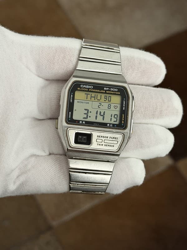 Rare Vintage Casio BP-300 Blood Pressure Monitor Men’s Digital Watch JDM 1990s