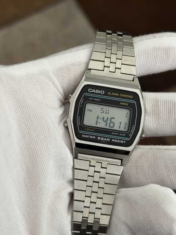 Rare Vintage Casio W-31 Men’s Digital Alarm Chronograph Sports Watch JDM 1980s