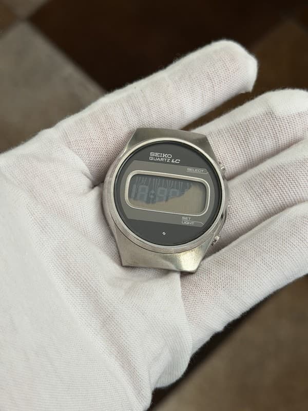 Rare Vintage Seiko Quartz LC 0644-8000 Men’s Classic LCD Sports Watch JDM 1970s