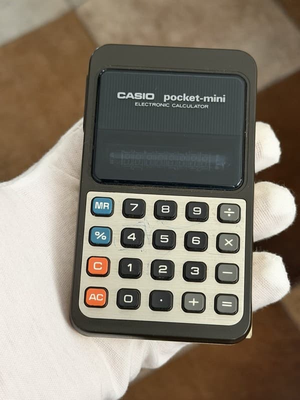 Rare Vintage Casio Pocket Mini P-811 Tube Light Digital Calculator JDM 1970s