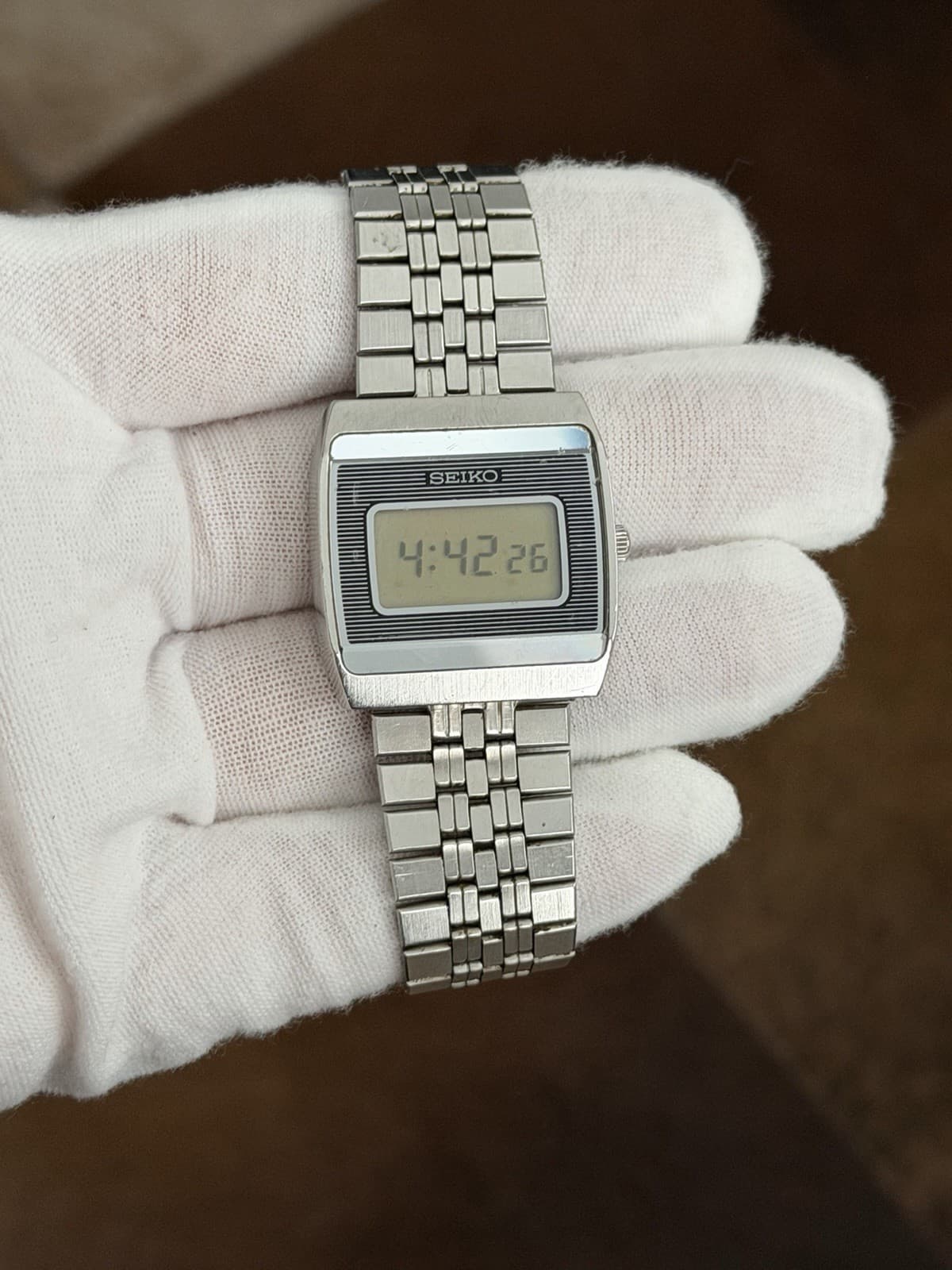 Seiko F332-4020 Men’s Vintage Digital LCD Sports Watch JDM 1970s