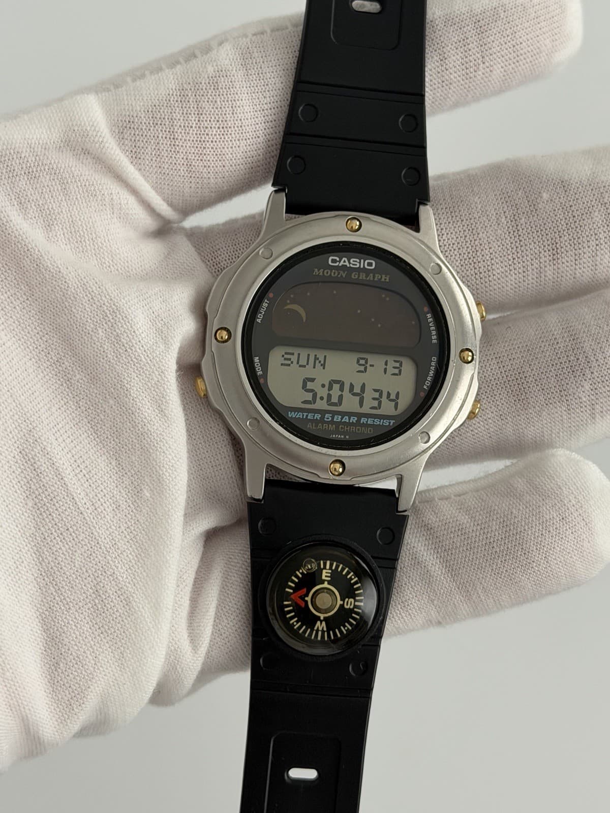 Casio Moon Graph GMW-61 Men’s Vintage Digital Sports Watch Module 832 JDM 1980s