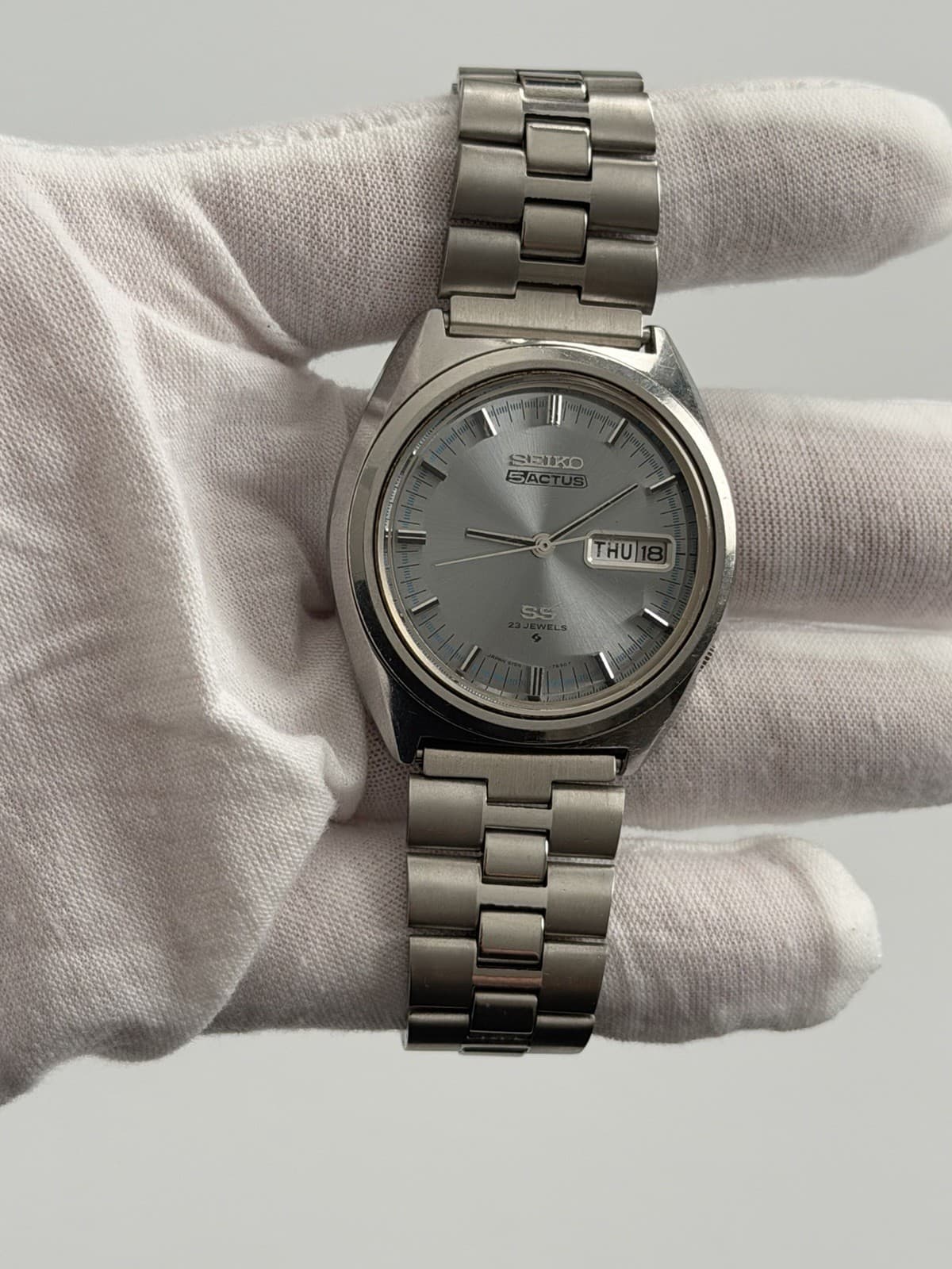 Seiko 5 Actus 6106-7520 Men’s Vintage 23J Automatic Dress Sports Watch JDM 1970s