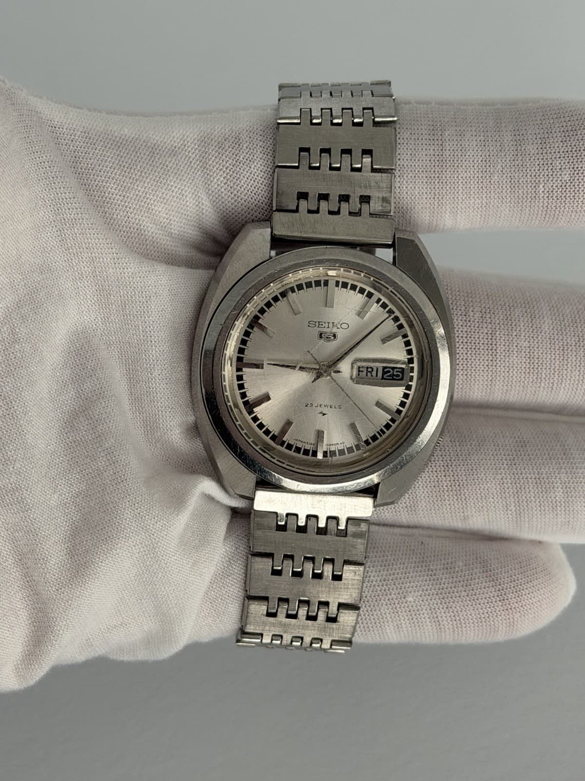 Seiko 5 5126-7020 Men’s Vintage 23J Automatic Dress Sports Watch JDM 1960s