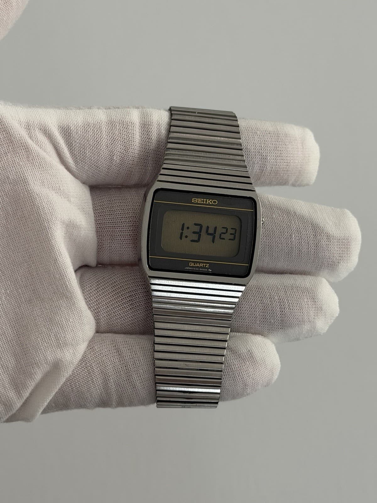 Seiko Quartz F033-5040 Men’s Vintage Digital LCD Sports Watch JDM 1970s