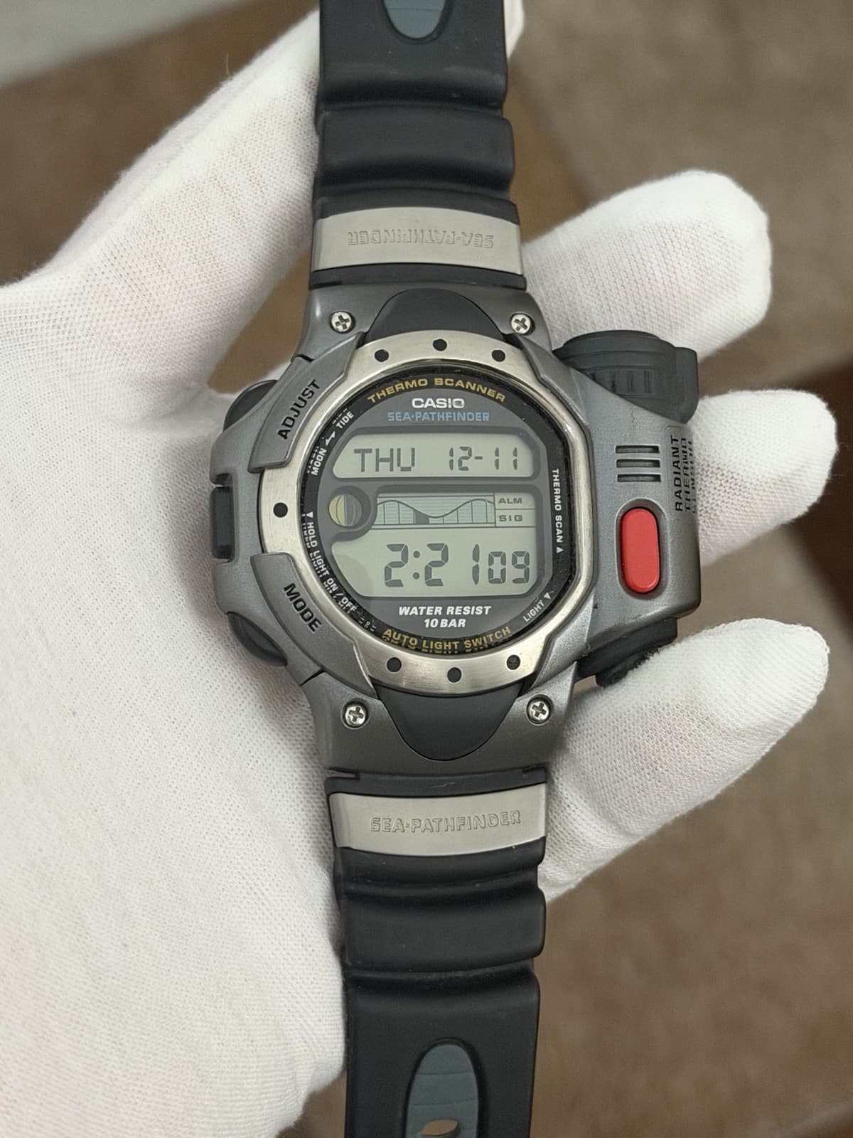 Rare Vintage Casio Sea-Pathfinder Thermo Scanner SPF-10 Men’s Digital Watch JDM - Image 1