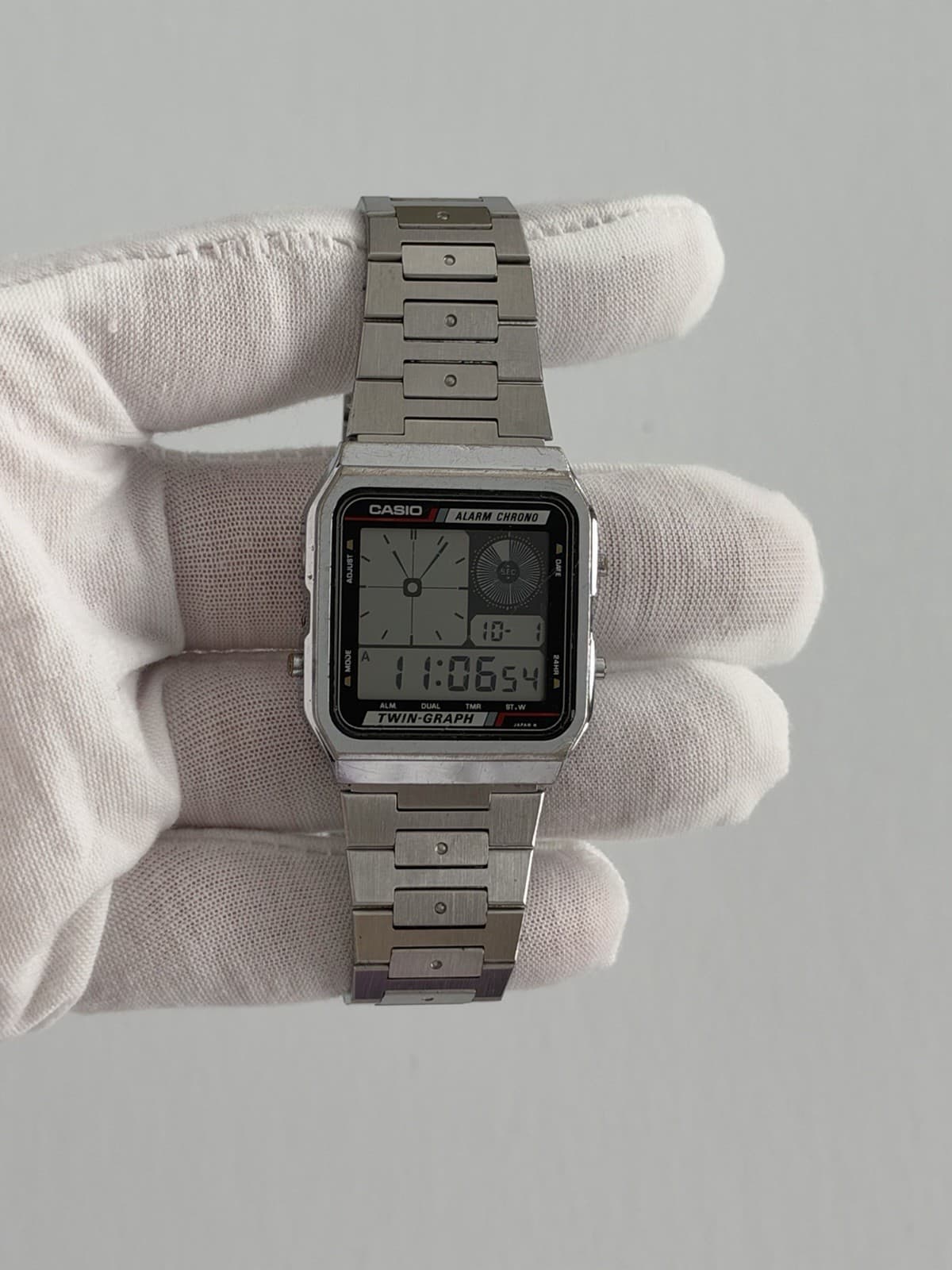 Casio Twin-Graph AE-200 Men’s Vintage Digital Sports Watch Module 588 JDM 1980s