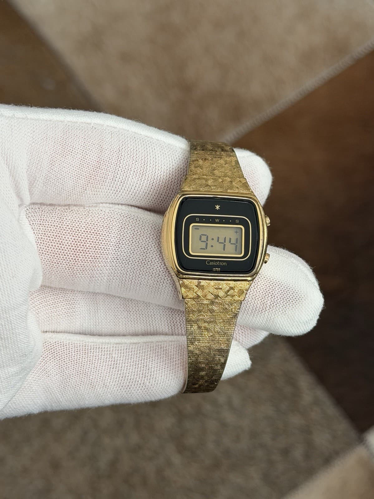 Rare Vintage Casio Casiotron 26CGL-24 Ladies Digital Bracelet Watch JDM 70s - Image 1