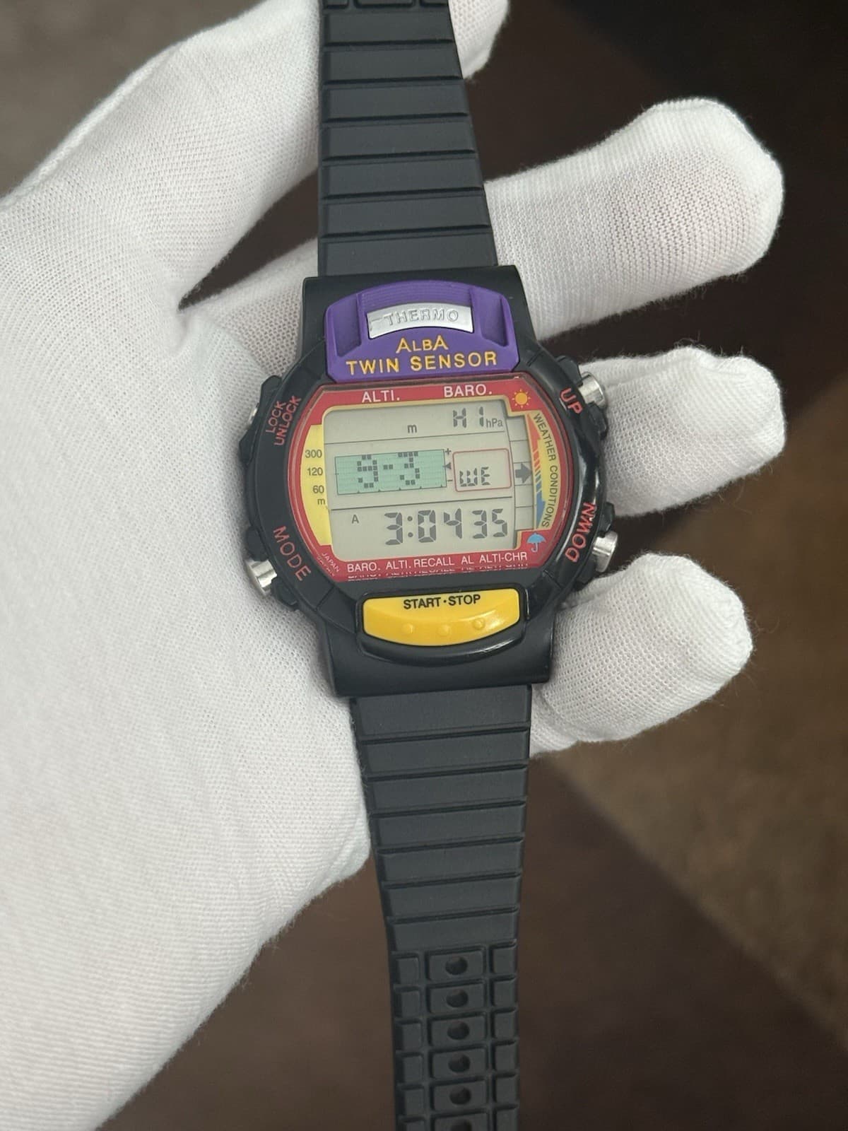 Vintage Alba Hot Gear W750-4A00 Twin Sensor Men’s Digital Sports Watch JDM 1990s - Image 1