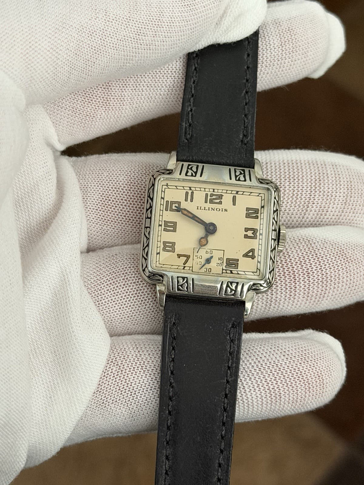 Rare Vintage Illinois “New Yorker” Art Deco 14K GF Engraved Case 17J Men’s Watch